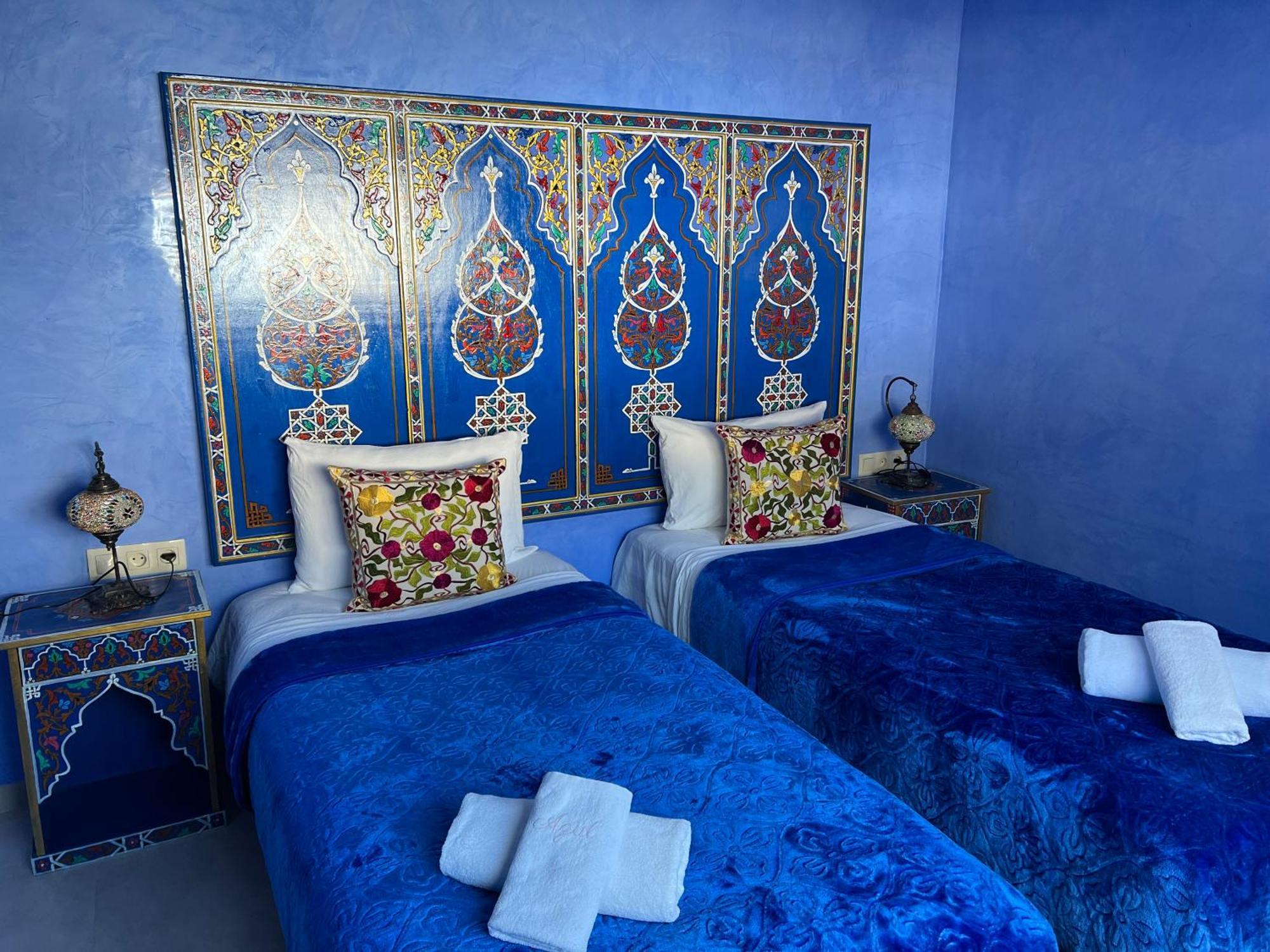 Puerta Azul Bed & Breakfast Чефчауен Екстериор снимка
