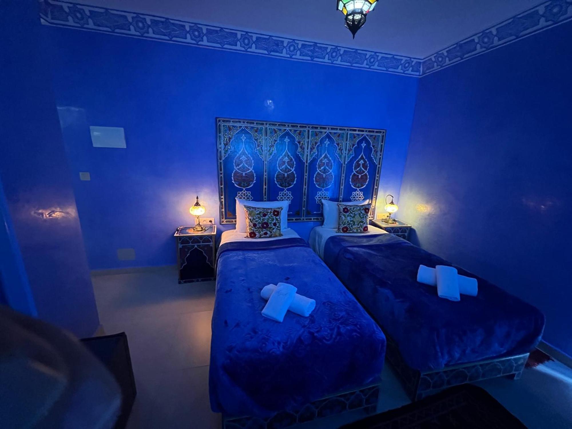 Puerta Azul Bed & Breakfast Чефчауен Екстериор снимка