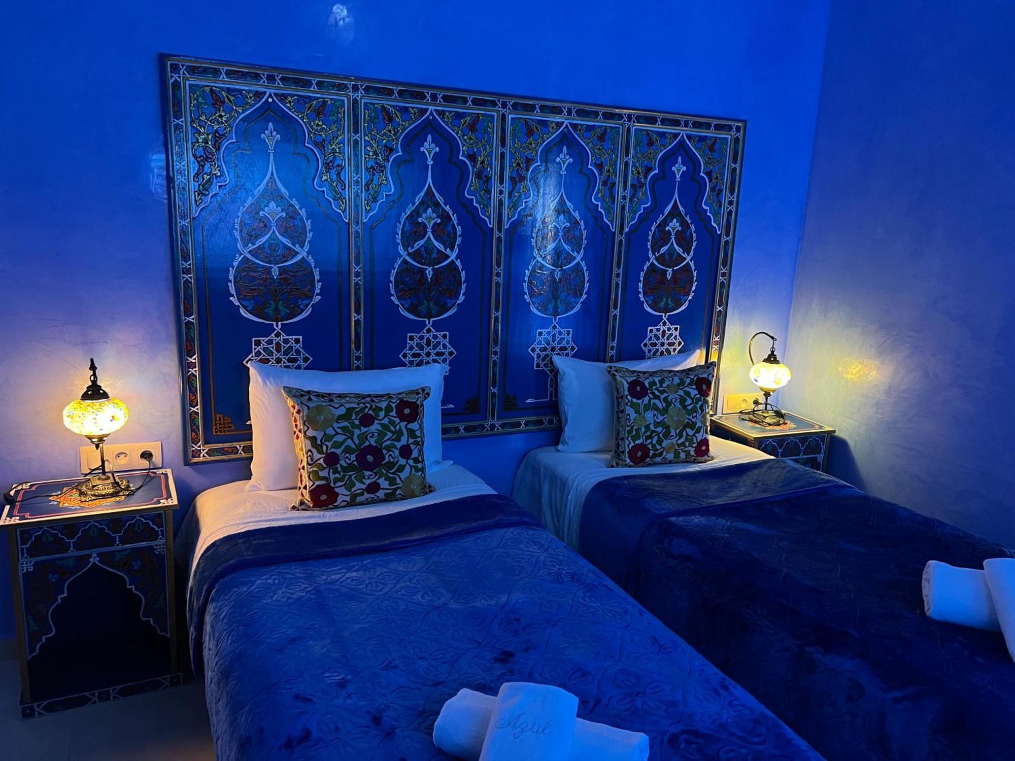 Puerta Azul Bed & Breakfast Чефчауен Екстериор снимка